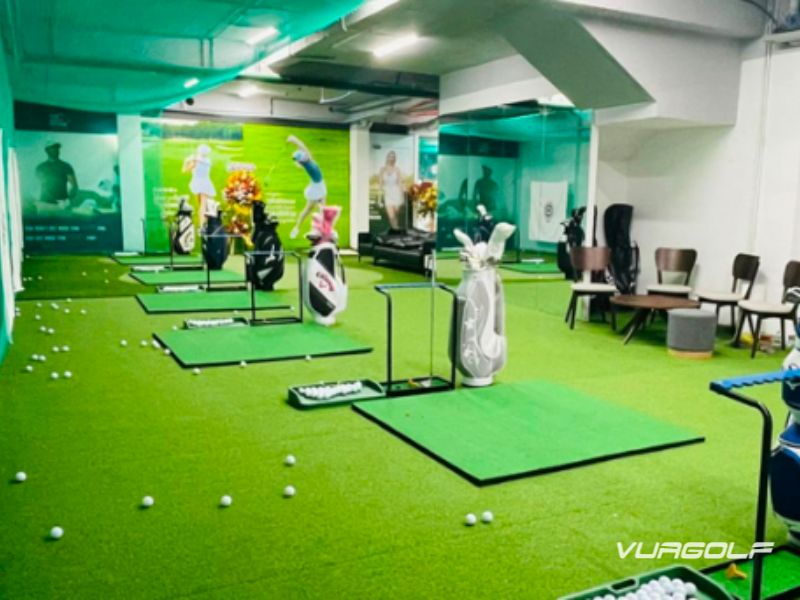 chi phí thi công sân golf trong nhà