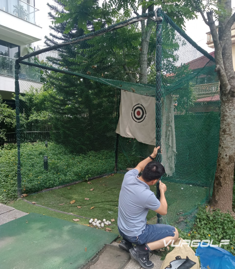 khung thép tập golf là gì