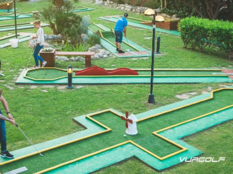 thi công sân golf kinh doanh là gì