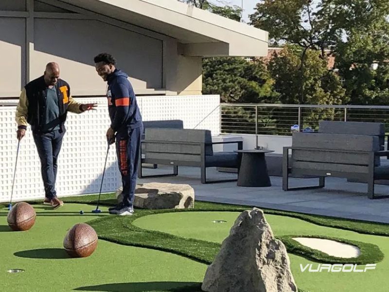 có nên thi công golf trên sân thượng