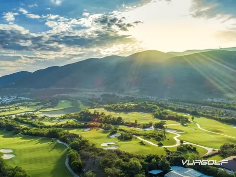 Sân golf Vinpearl Nha Trang