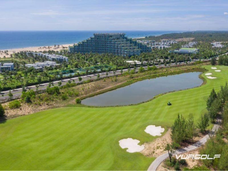 cảnh quan sân golf vinpearl nam hội an