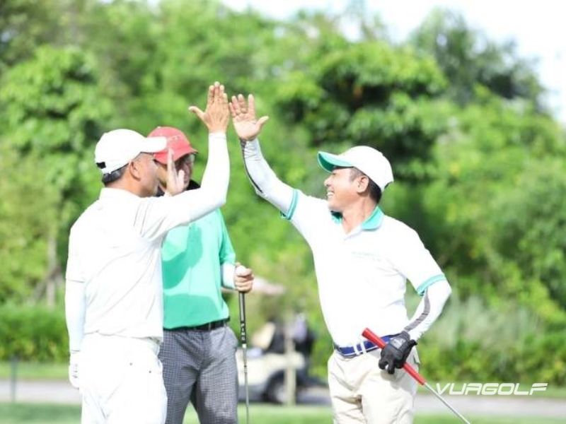 dịch vụ Sân golf Phú Mỹ Hưng