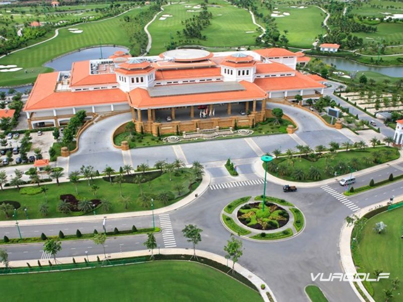 giá Sân golf Tân Sơn Nhất 