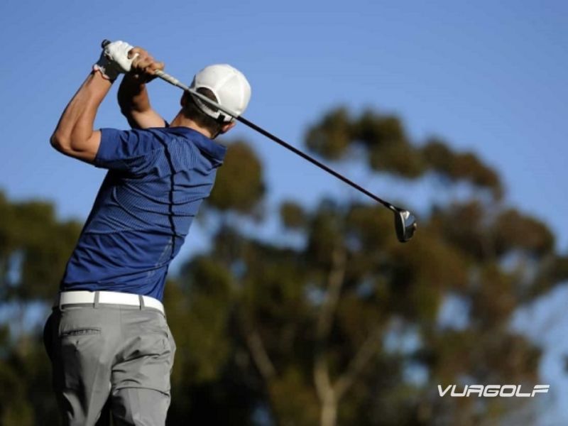 phong cách golfer Phạm Nam