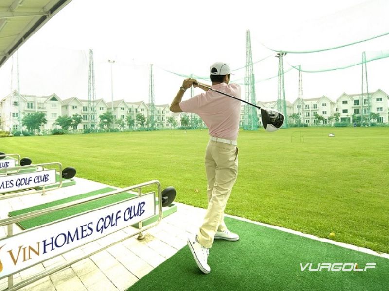 sân tập golf Vinhomes 