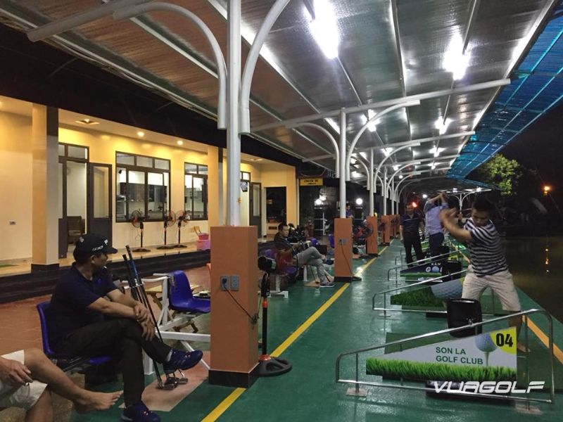 sân tập golf Bản Cá