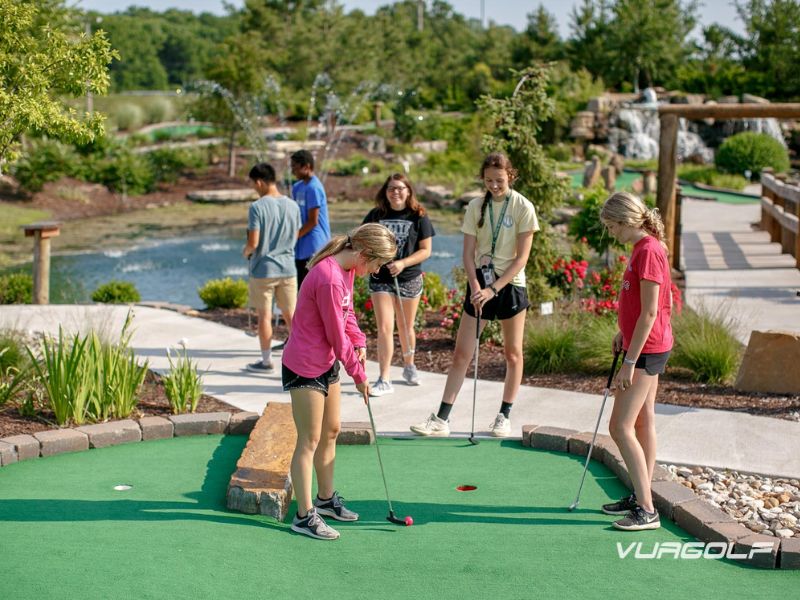 ưu điểm thi công sân golf mini